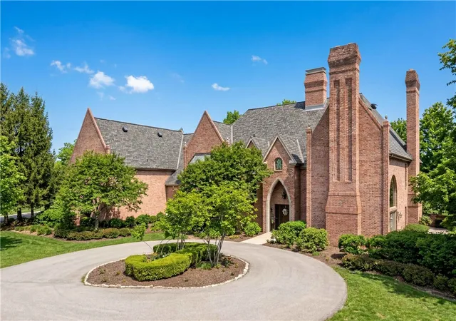 2nd image of 1501 Theodora Ln, Franklin Park, PA 15143 | MLS# 1746196