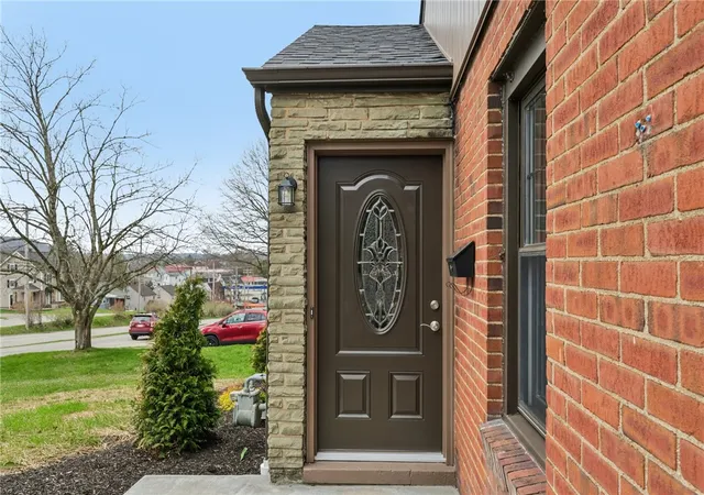 5th image of 300 Patricia Dr, Ellwood City, PA 16117 | MLS# 1746354