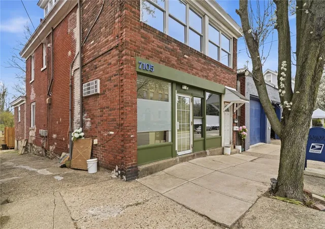 4th image of 7105 Reynolds St, Point Breeze, PA 15208 | MLS# 1746392