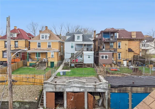 Listing Photo 5 - Condo for sale in building located at 405 E 11th Ave, Homestead, PA 15120