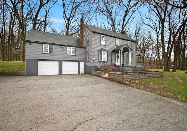 Homes for sale in Hermitage, PA | 1369 S Hermitage Rd, Hermitage, PA 16148 | MLS# 1746508