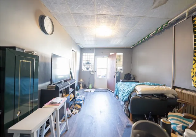 Listing Photo 5 - Condo for sale in building located at 881 Lenz Ave, Ambridge, PA 15003