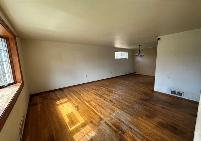 2nd image of 14 W Hillcrest Rd, Nottingham, PA 15330 | MLS# 1746607