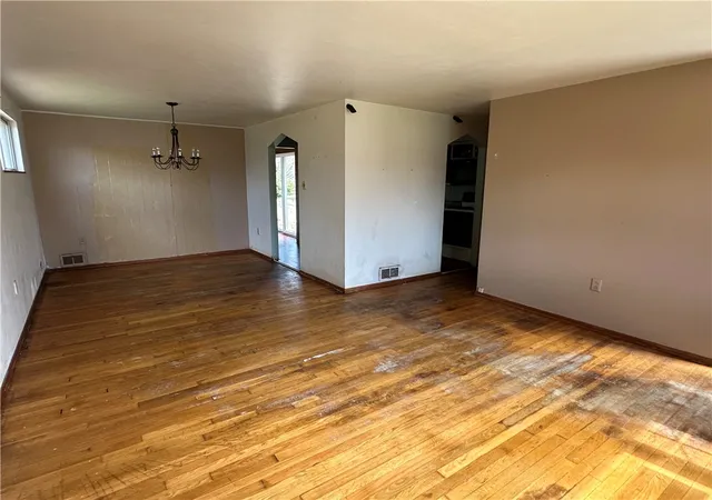 3rd image of 14 W Hillcrest Rd, Nottingham, PA 15330 | MLS# 1746607