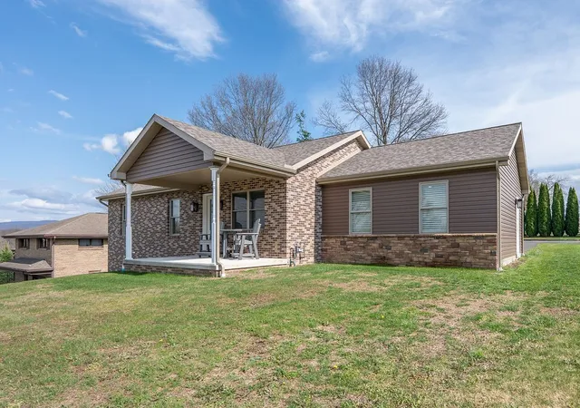 Homes for sale in Derry Twp, PA | 12 Highview St, Derry Twp, PA 15650 | MLS# 1746628