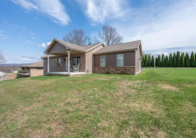 Homes for sale in Derry Twp, PA | 12 Highview St, Derry Twp, PA 15650 | MLS# 1746628