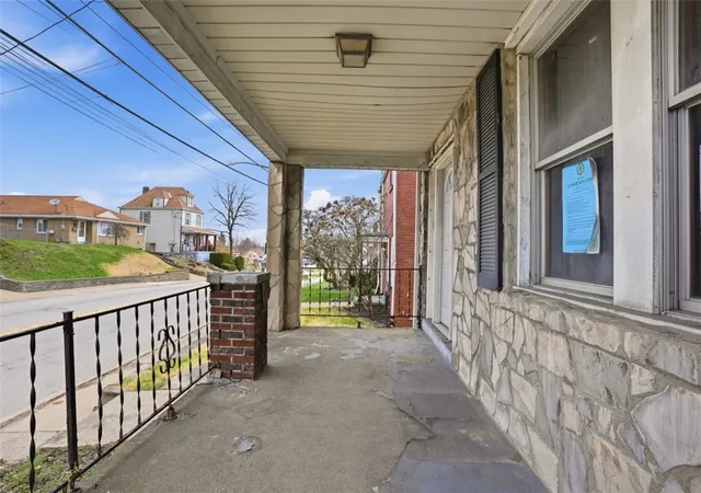 Photo 4 of Single family home for sale at 1655 Steuben St, Pittsburgh, PA 15205 | MLS# 1746736 | Listing updated on 2026-04-27