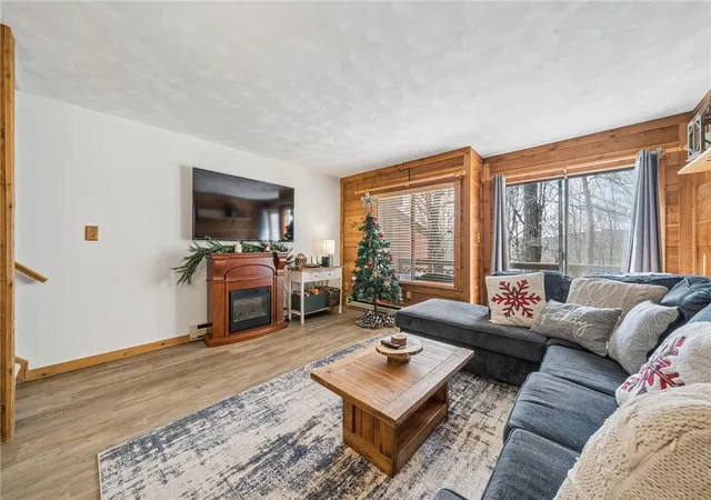 Homes for sale in Seven Springs Resort, PA | 60 Swiss Mountain Dr, Seven Springs Resort, PA 15622 | MLS# 1746409