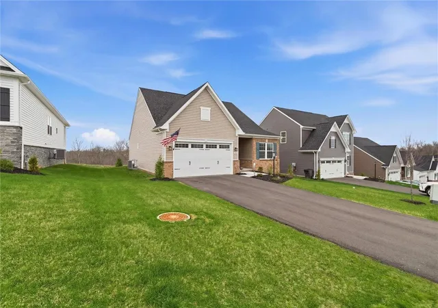 3rd image of 138 Pleasant Grove Ct, Clairton, PA 15025 | MLS# 1746847