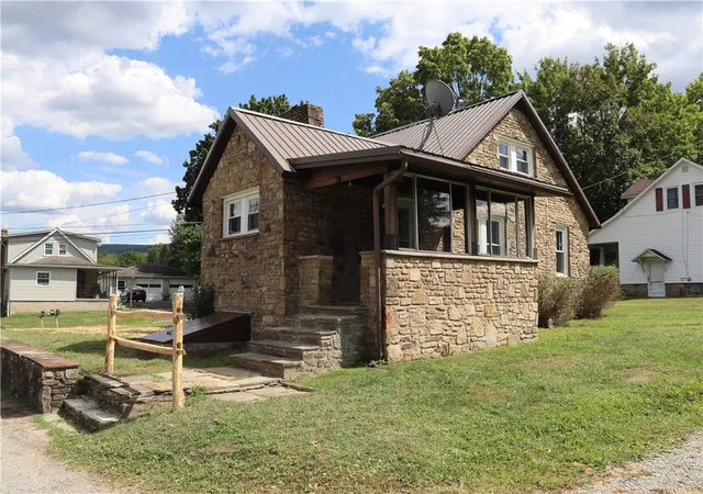 Homes for sale in Ligonier Twp, PA | 873 Nature Run Road, Ligonier Twp, PA 15658 | MLS# 1746850