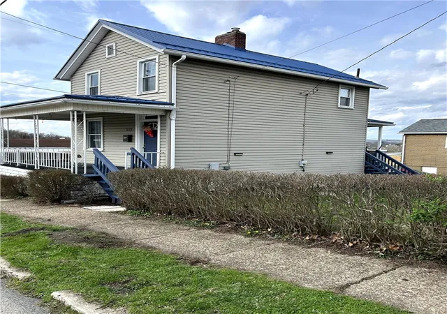 Photo 2 of Sale Pending at 512 Lowell St, Vandergrift, PA 15690 | MLS# 1746880 | Listing updated on 2026-06-04