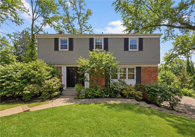 2nd image of 209 Grandview Dr S, Fox Chapel, PA 15215 | MLS# 1745008