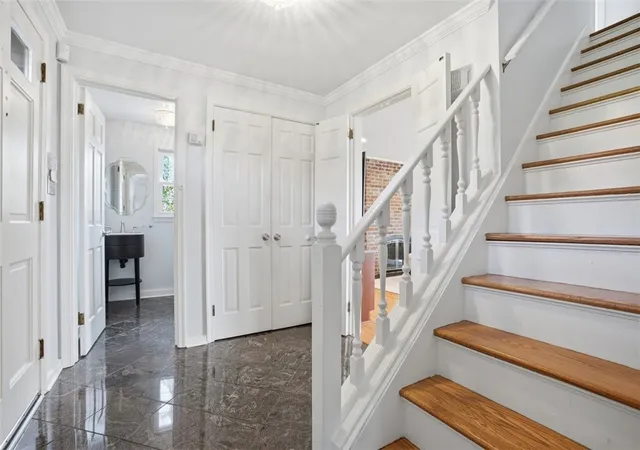 3rd image of 209 Grandview Dr S, Fox Chapel, PA 15215 | MLS# 1745008