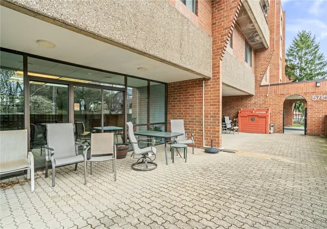 2nd image of 5715 Beacon St, Pittsburgh, PA 15217