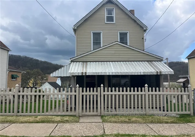 Homes for sale in Versailles Boro, PA | 4408 3rd St, Versailles Boro, PA 15132 | MLS# 1746843