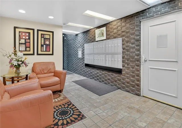 Homes for sale in Squirrel Hill, PA | 5841 Morrowfield Ave #109, Squirrel Hill, PA 15217 | MLS# 1747029