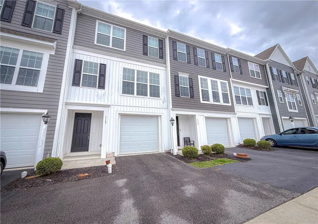 Homes for sale in South Fayette, PA | 1149 Sray Lane, South Fayette, PA 15017 | MLS# 1746795