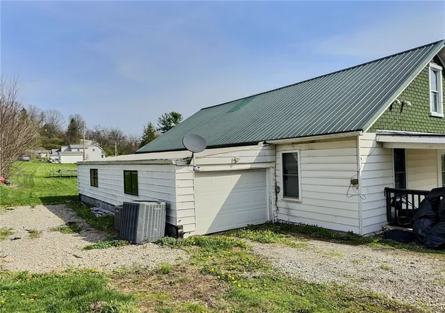 4th image of 23 Main St, Blaine Twp, PA 15365 | MLS# 1747082