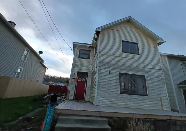 Photo 1 of Single family home for sale at 19 W Terrace Ave, New Castle, PA 16102 | MLS# 1747118 | Listing updated on 2026-04-22
