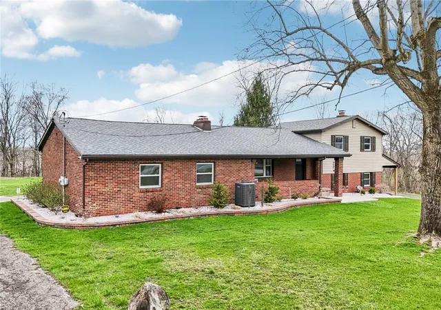 Homes for sale in Mahoning Twp, PA | 4412 W State St, Mahoning Twp, PA 16116 | MLS# 1747264