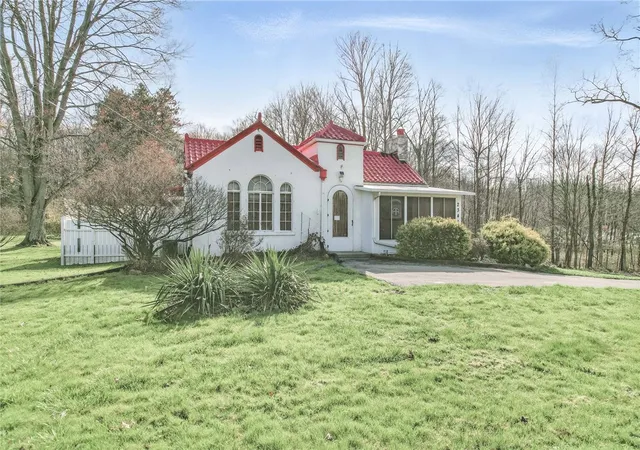 Homes for sale in Hermitage, PA | 2341 S Hermitage Rd, Hermitage, PA 16148 | MLS# 1747294