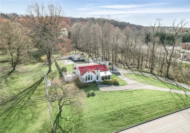 Homes for sale in Hermitage, PA | 2341 S Hermitage Rd, Hermitage, PA 16148 | MLS# 1747294