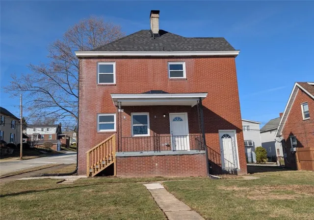 3rd image of 120 S 5Th St, Youngwood, PA 15697 | MLS# 1747301