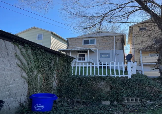 Homes for sale in Charleroi Boro, PA | 702 Lookout Ave, Charleroi Boro, PA 15022 | MLS# 1747025