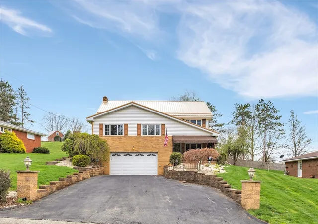 Homes for sale in Hempfield Twp, PA | 105 Northumberland Dr, Hempfield Twp, PA 15642 | MLS# 1747107