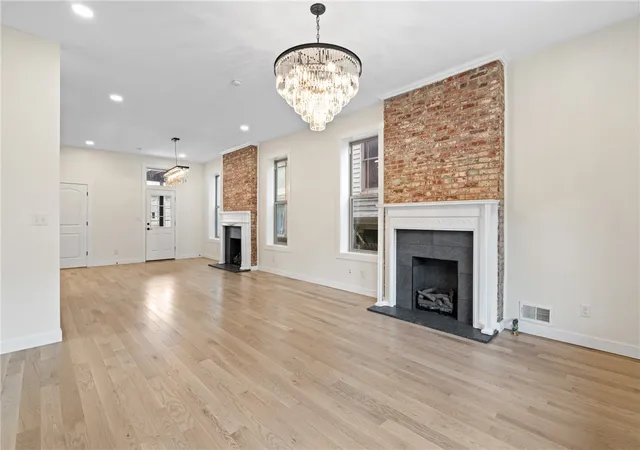 2nd image of 5522 Jackson St, Highland Park, PA 15206 | MLS# 1747136