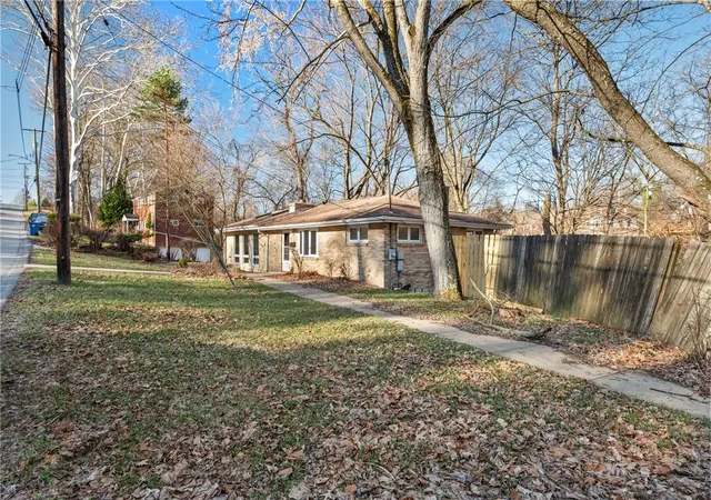4th image of 429 Earlwood Rd, Penn Hills, PA 15235 | MLS# 1746935