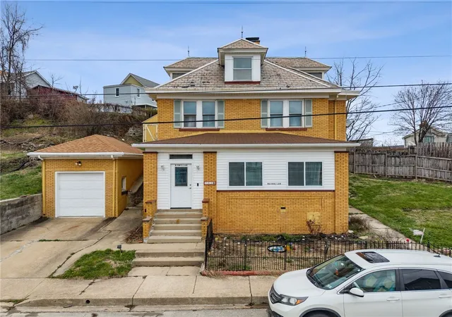 Homes for sale in Jeannette, PA | 701 Cowan Ave, Jeannette, PA 15644 | MLS# 1747522