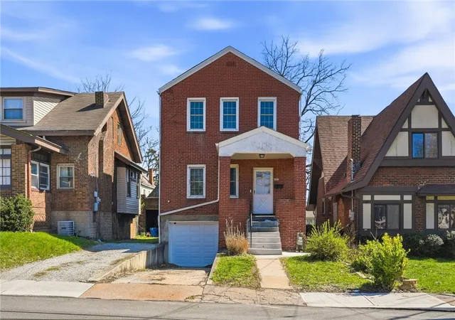 Homes for sale in Brentwood, PA | 2902 Churchview Avenue, Brentwood, PA 15227 | MLS# 1746310