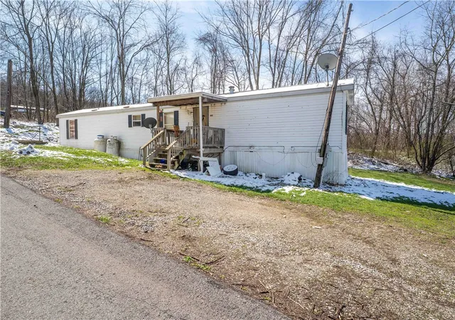 2nd image of 450 Joseph St, North Union Twp, PA 15456 | MLS# 1747569