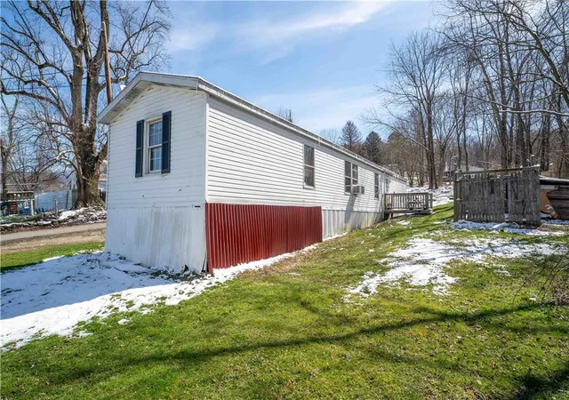 Photo 4 of Manufactured home for sale at 450 Joseph St, Lemont Furnace, PA 15456 | MLS# 1747569 | Listing updated on 2026-07-16