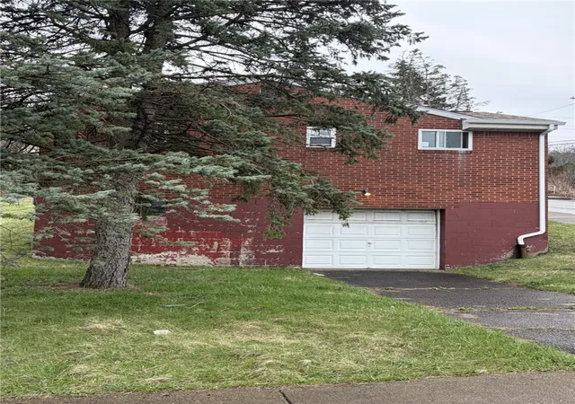 3rd image of 3324 Radcliffe St, Esplen, PA 15204 | MLS# 1747652