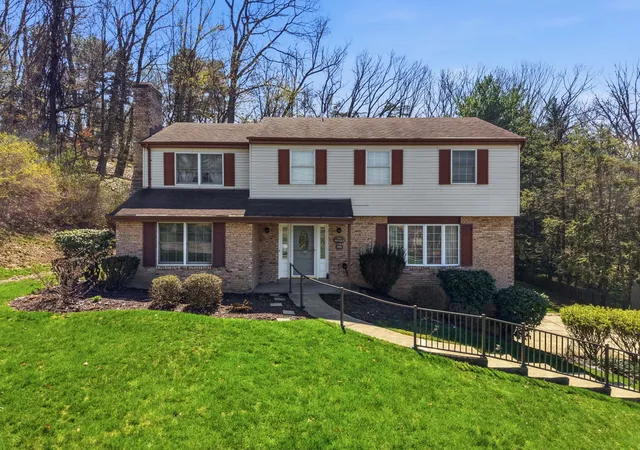 Homes for sale in Shaler, PA | 1608 Tamarack Dr, Shaler, PA 15101 | MLS# 1747740