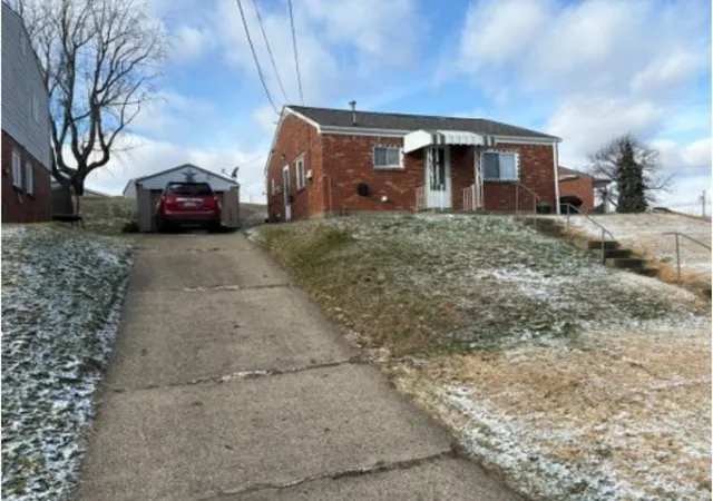 Homes for sale in Liberty Boro, PA | 117 Delrose Dr, Liberty Boro, PA 15133 | MLS# 1747739