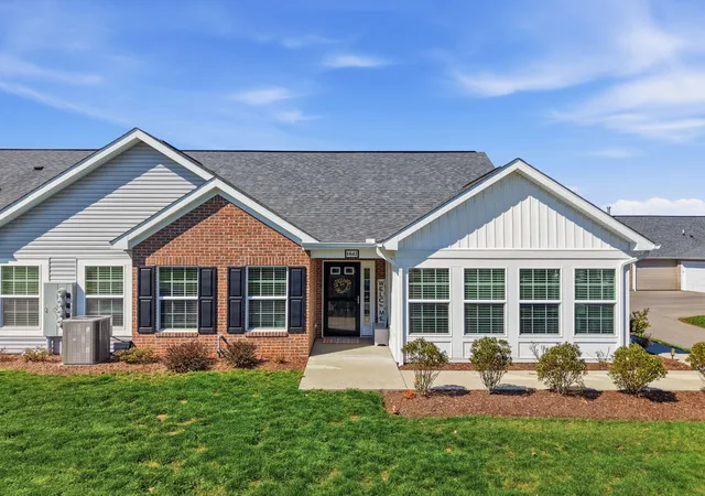 Homes for sale in Center Twp, PA | 1042 Forest Oaks Dr, Center Twp, PA 16001 | MLS# 1747788