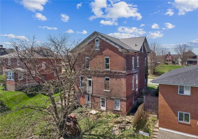 Homes for sale in City Of Greensburg, PA | 37 Division St, City Of Greensburg, PA 15601 | MLS# 1747485