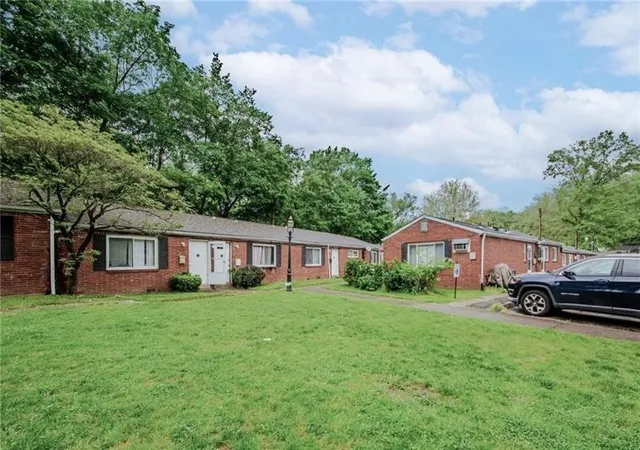 Photo 2 of Multi family home for sale at 1 19 Pennridge Ct, Pittsburgh, PA 15235 | MLS# 1747793 | Listing updated on 2026-04-10