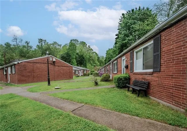Photo 3 of Multi family home for sale at 1 19 Pennridge Ct, Pittsburgh, PA 15235 | MLS# 1747793 | Listing updated on 2026-04-10