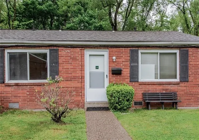 Photo 3 of Multi family home for sale at 1-19 Pennridge Ct, Pittsburgh, PA 15235 | MLS# 1747793 | Listing updated on 2026-04-10