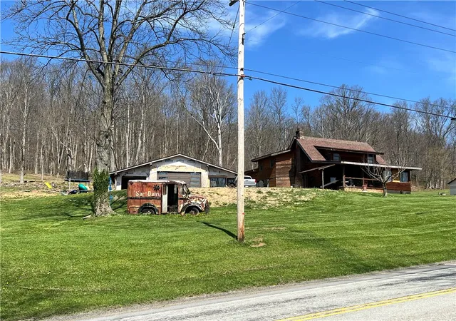 Homes for sale in St Clair Twp, PA | 5815 Route 711, St Clair Twp, PA 15944 | MLS# 1747748