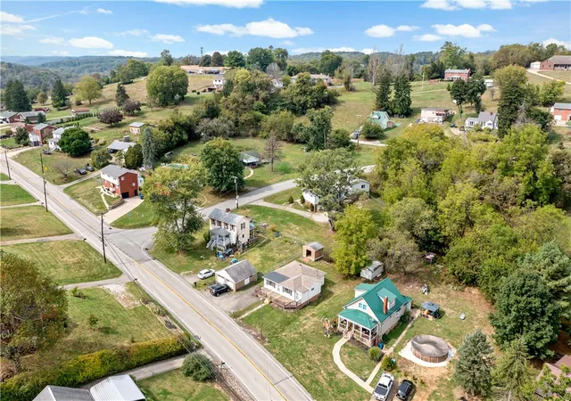 39th image of 255 Broadlawn Dr, Elizabeth, PA 15037 | MLS# 1747823