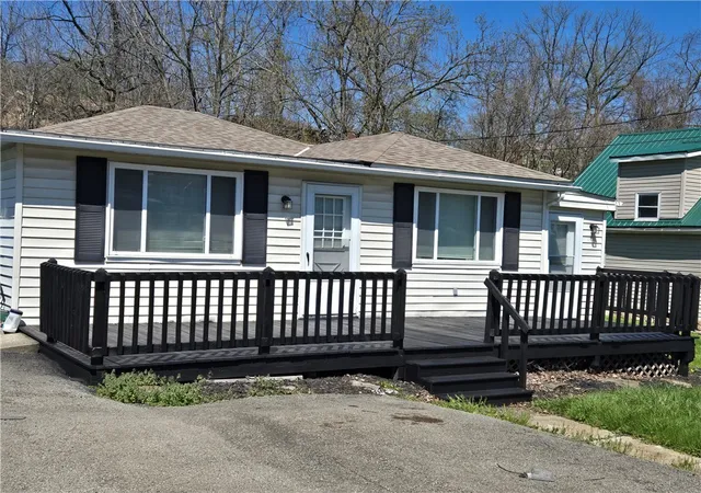 3rd image of 255 Broadlawn Dr, Elizabeth, PA 15037 | MLS# 1747823