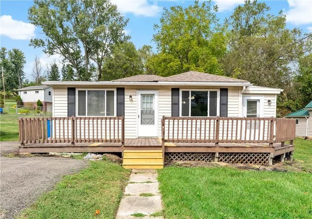 4th image of 255 Broadlawn Dr, Elizabeth, PA 15037 | MLS# 1747823