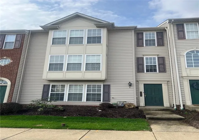Homes for sale in Pine Twp, PA | 610 Garden Way, Pine Twp, PA 15090 | MLS# 1747669