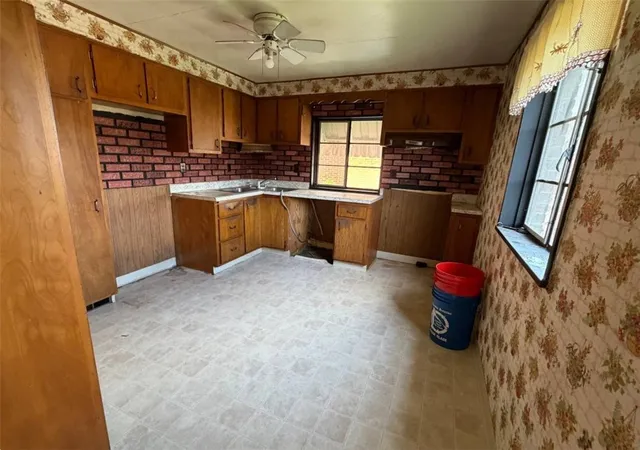 Homes for sale in Jeannette, PA | 432 Mary St, Jeannette, PA 15644 | MLS# 1747907
