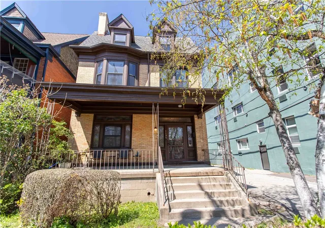 Homes for sale in Highland Park, PA | 1135 N Saint Clair, Highland Park, PA 15206 | MLS# 1747671